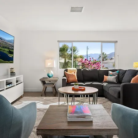 Palm Springs Life Villa